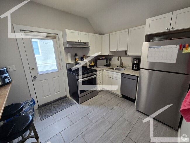 Building Photo - HOT WATERTOWN LISTING!!!!! Rental