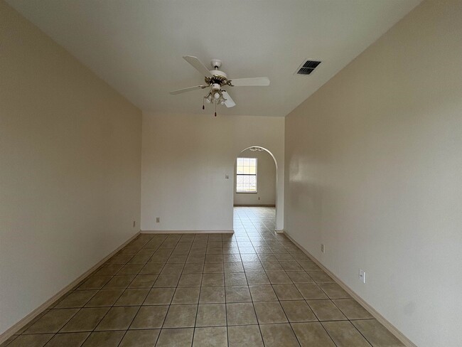 Photo - 4419 Springfield Ave Unidad 209