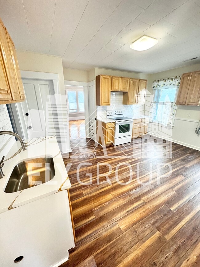 Photo - 10 Spruce St Unit 2