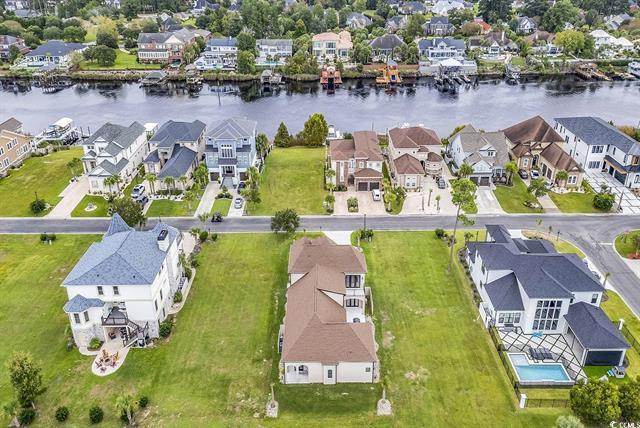 Photo - 891 Waterton Ave