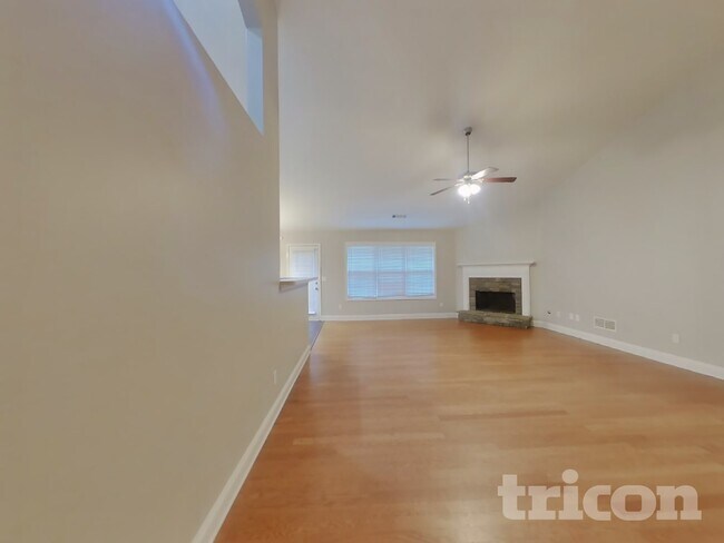 Photo - 157 Sinyard Cir