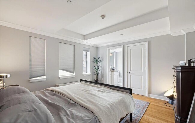 Photo - 1701 Locust St