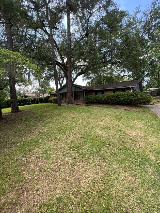 Photo - 1910 Rhonda Dr