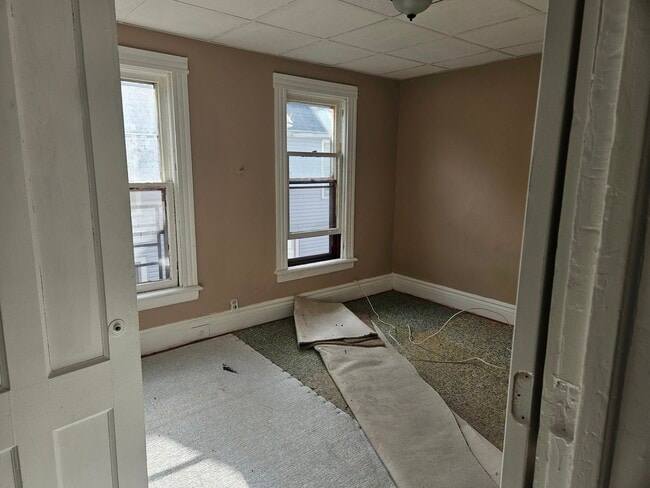 Apt B - 77 Saratoga Ave Unit B