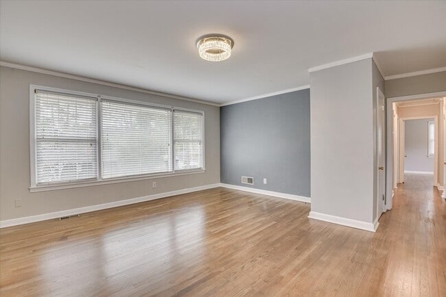 Photo - 2406 Sparks Rd