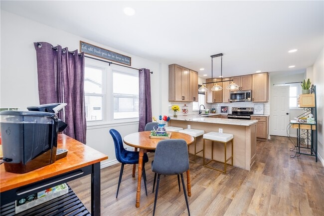 Photo - 207 W Ivy St