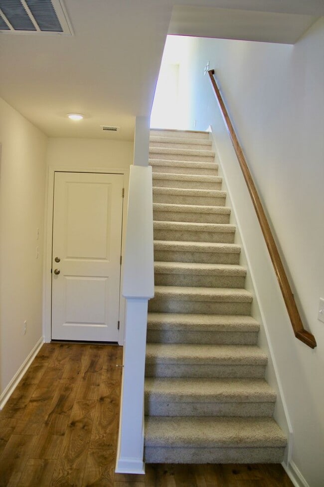 Photo - 464 Blair Rd