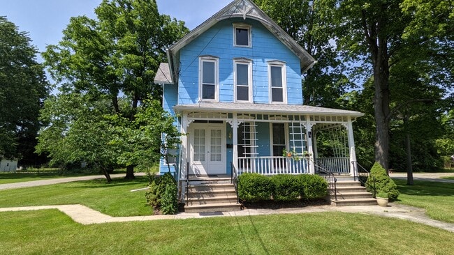 Building Photo - 356 W Lorain St Unit #B Rental