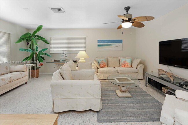 Photo - 330 Van Buren St