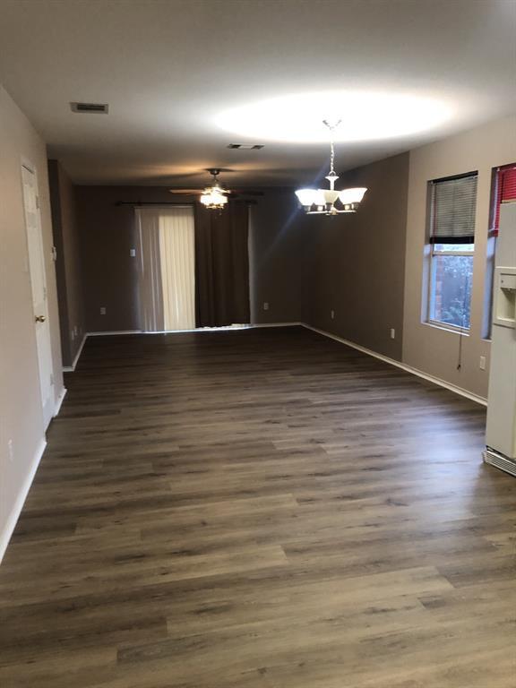 Photo - 211 Woodley Rd