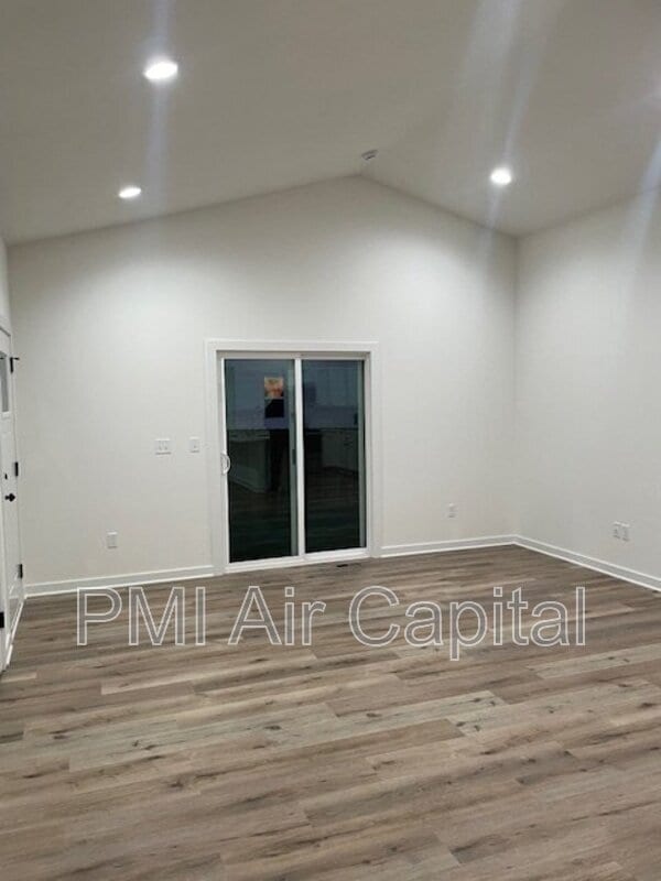 Photo - 5273 Pinecrest