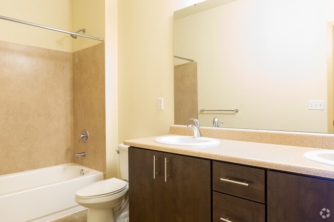 2BR,1BA-968SF