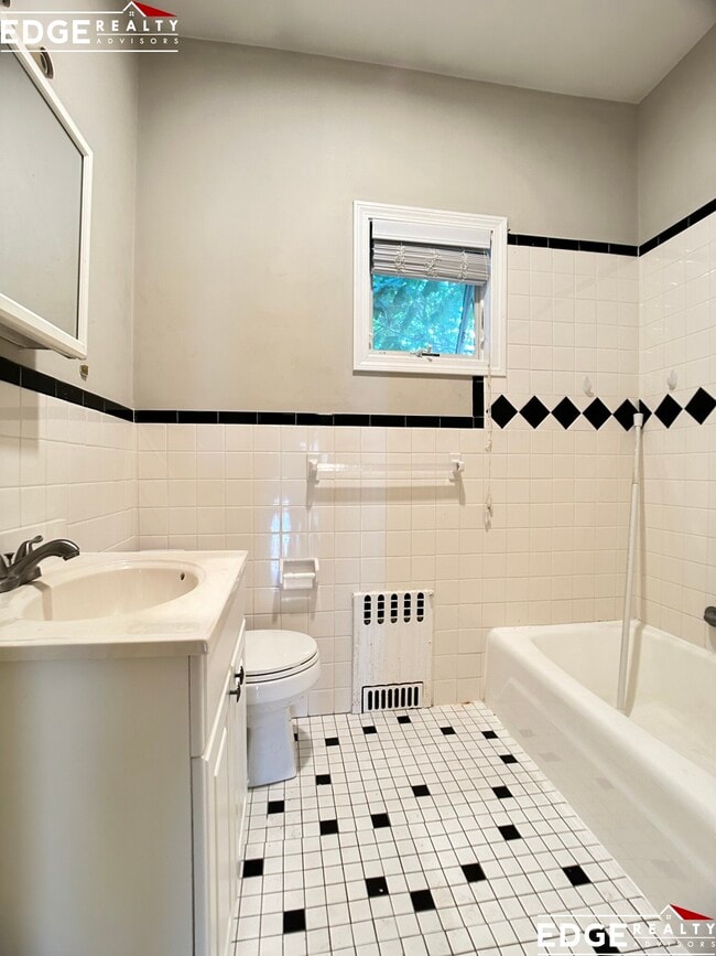 Photo - 129 Edenfield Ave Unidad 2