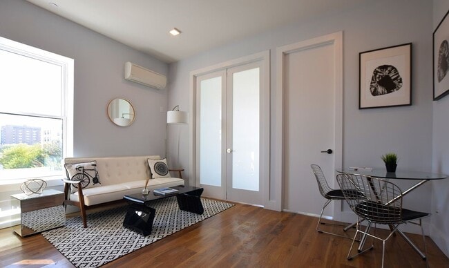 Photo - 665 Rutland Rd Unidad 3