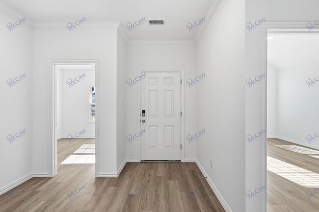 Photo - 239 Golden Run Dr