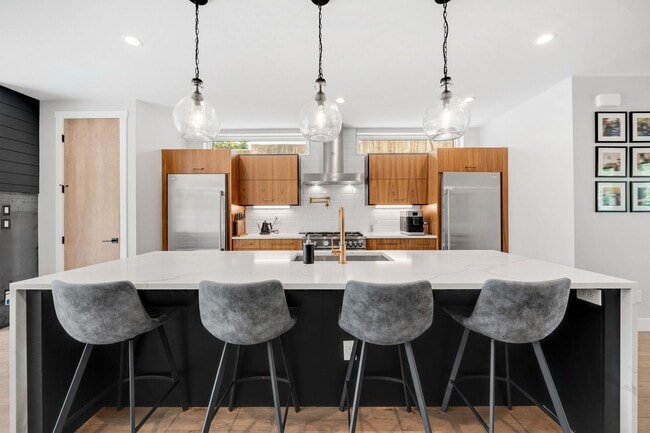 Photo - Luxury 4BD, 5BA Duplex in LoHi with Covered Rooftop Deck