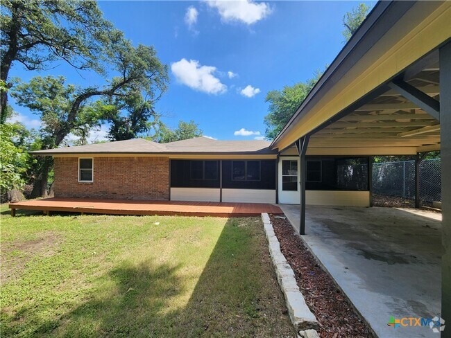 Building Photo - 7310 Nolan Bluff Rd Rental