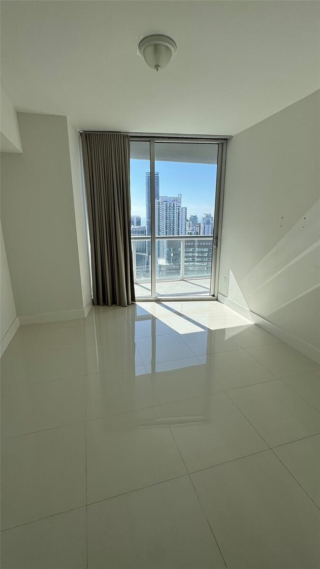Photo - 475 Brickell Ave Condo Unit 4913