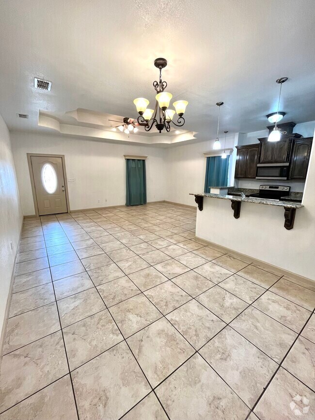 Building Photo - 1217 Escondido Ln W Unit A Rental