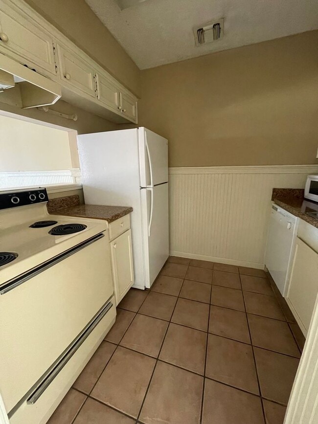 Photo - j14pr7 Unit 9131-F