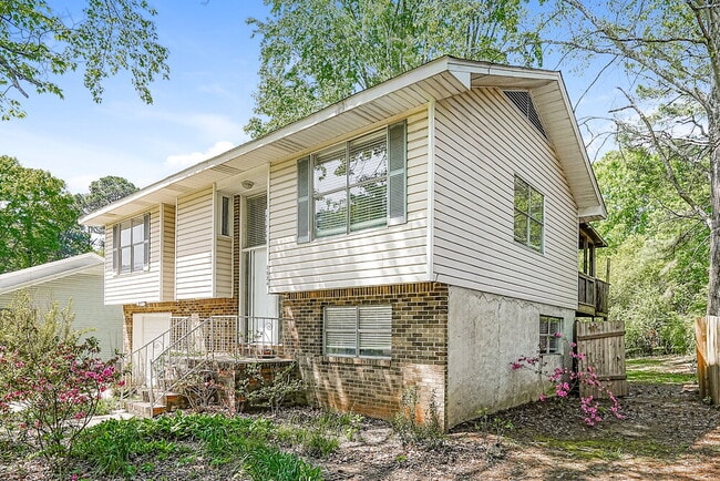 Photo - 2524 Daly Dr