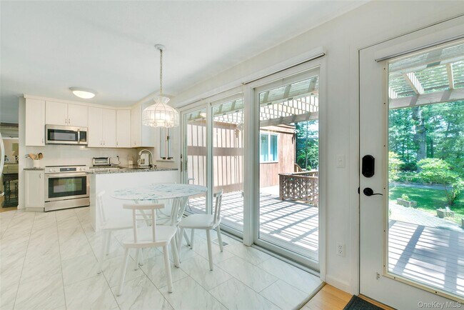 Photo - 1075 Inlet Ln