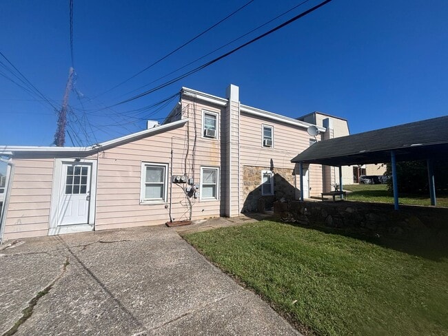 Building Photo - 1316 S Meadow St Unit 1