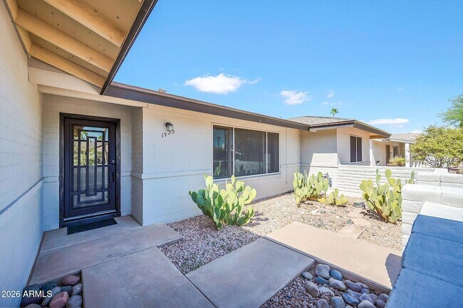 Photo - 1922 E Laguna Dr