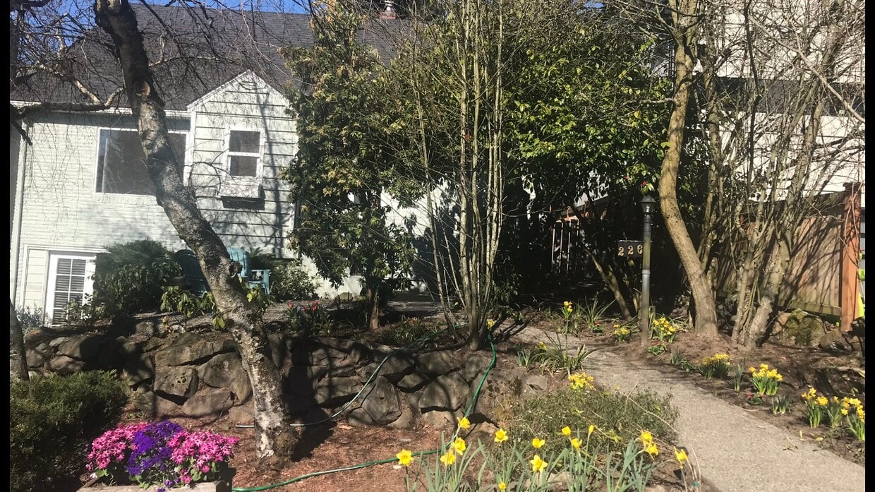 Photo - 226 Northeast 91st Street (Seattle, WA)