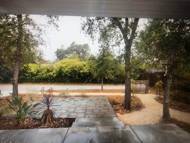 Photo - 540 S Cloverdale Blvd