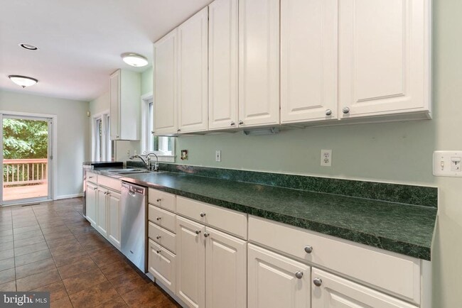 Photo - 2206 N Taft St