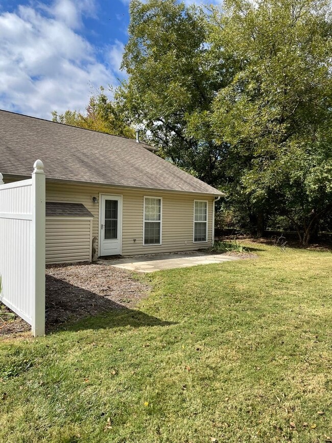 Photo - Farragut One-Level 2BR/ 2BA One-Level Condo