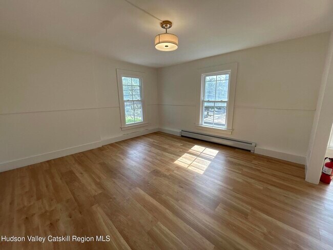 7 Dutchess Ave