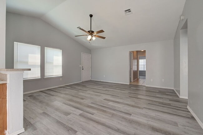 Photo - Beautiful 3BD/2BTH Duplex in Norman!