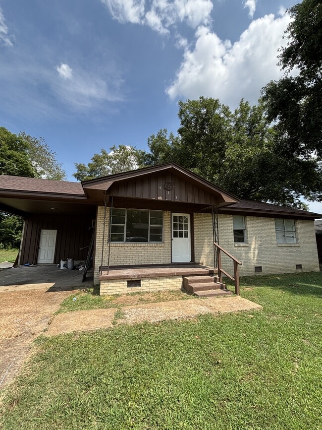 Building Photo - 433 Fleming Dr Rental