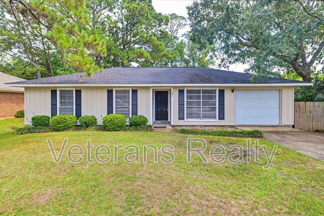 Building Photo - 647 Michelle Dr