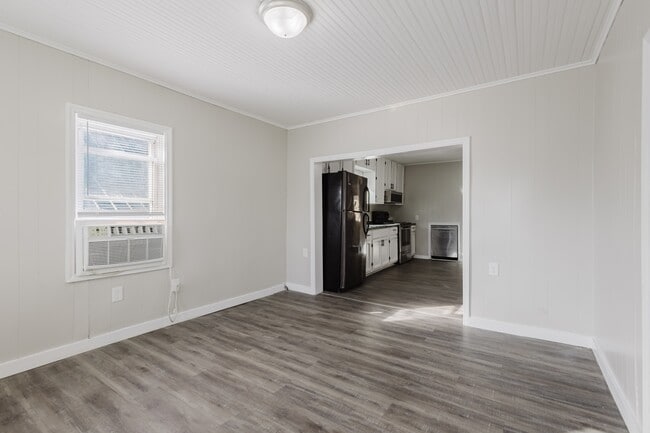 Photo - 245 Evansdale Ave