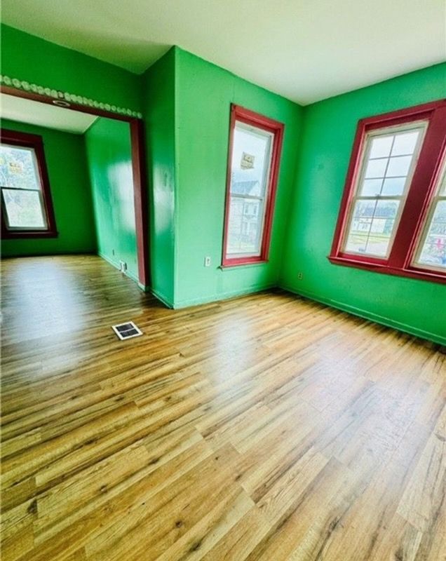 Photo - 285 Winslow Ave