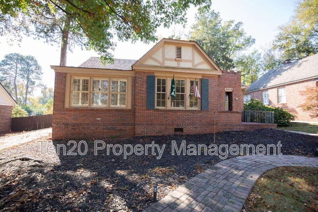 Building Photo - 1818 Slade Dr