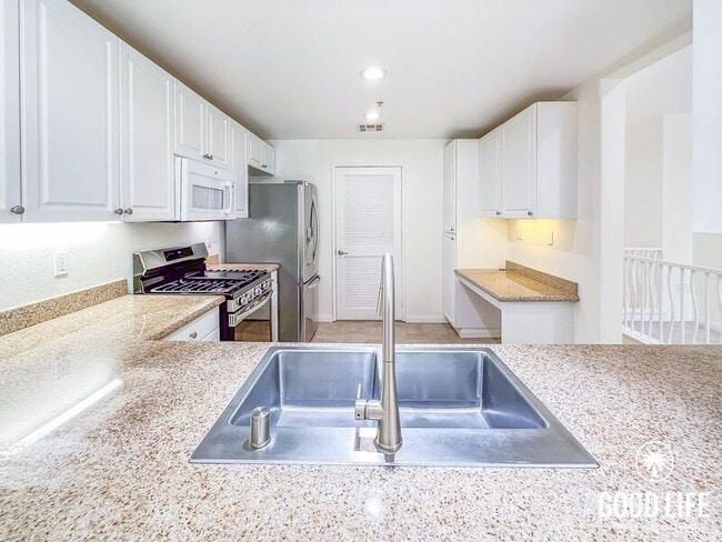 Photo - 2260 Watermarke Pl