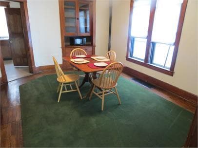 Photo - 612 W Elm St