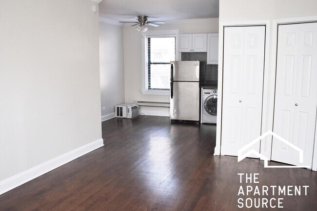 Photo - 3841 N Greenview Ave Unit 1W