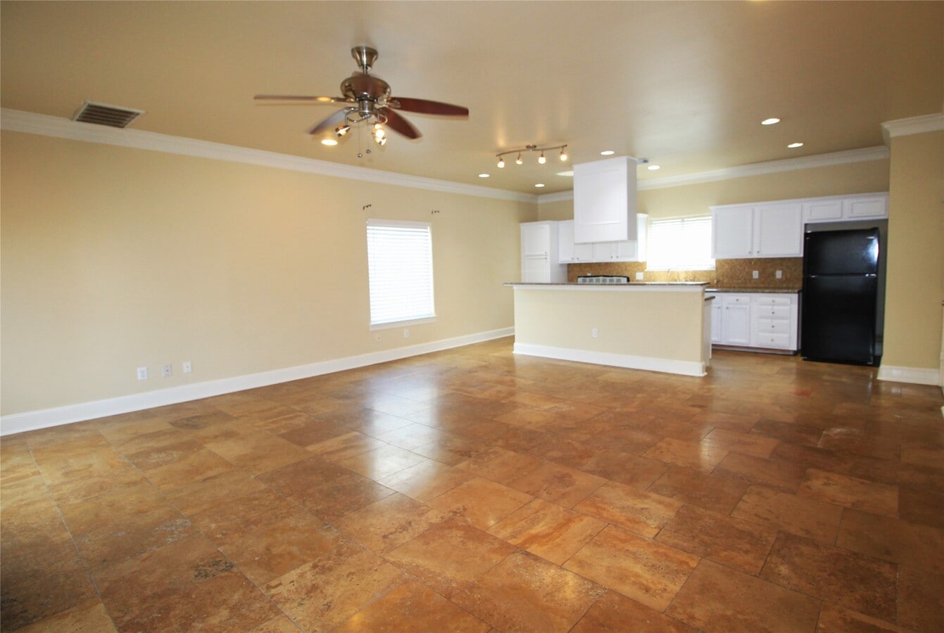 Photo - 4709 Scott St