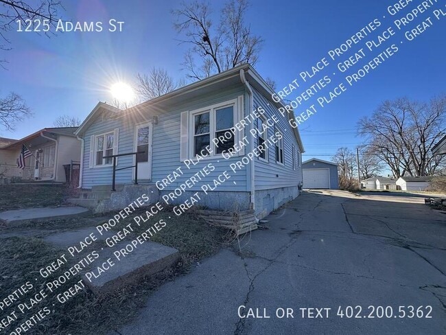 Photo - 1225 Adams St