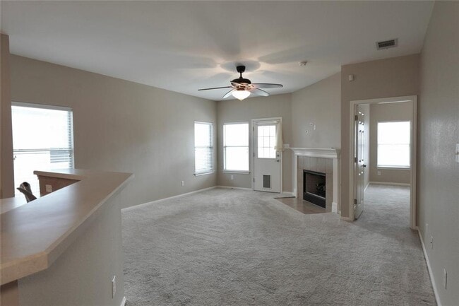 Photo - 1114 Boxwood Loop