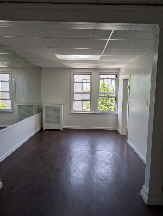 Photo - 28-19 Steinway St Unit 3 floor
