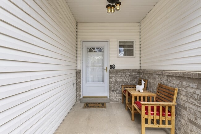 Photo - 918 E 1375 N