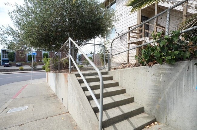 Photo - 100 Carolina St