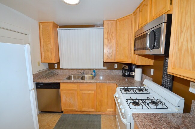 Photo - 1529 N Bronson Ave