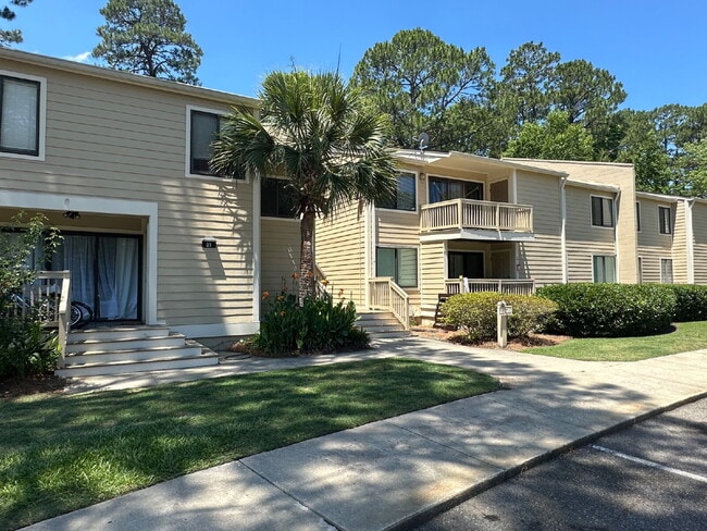 Building Photo - Two Bedroom Renovated South End Condo (Palmetto Bay Villas)! Unit 25